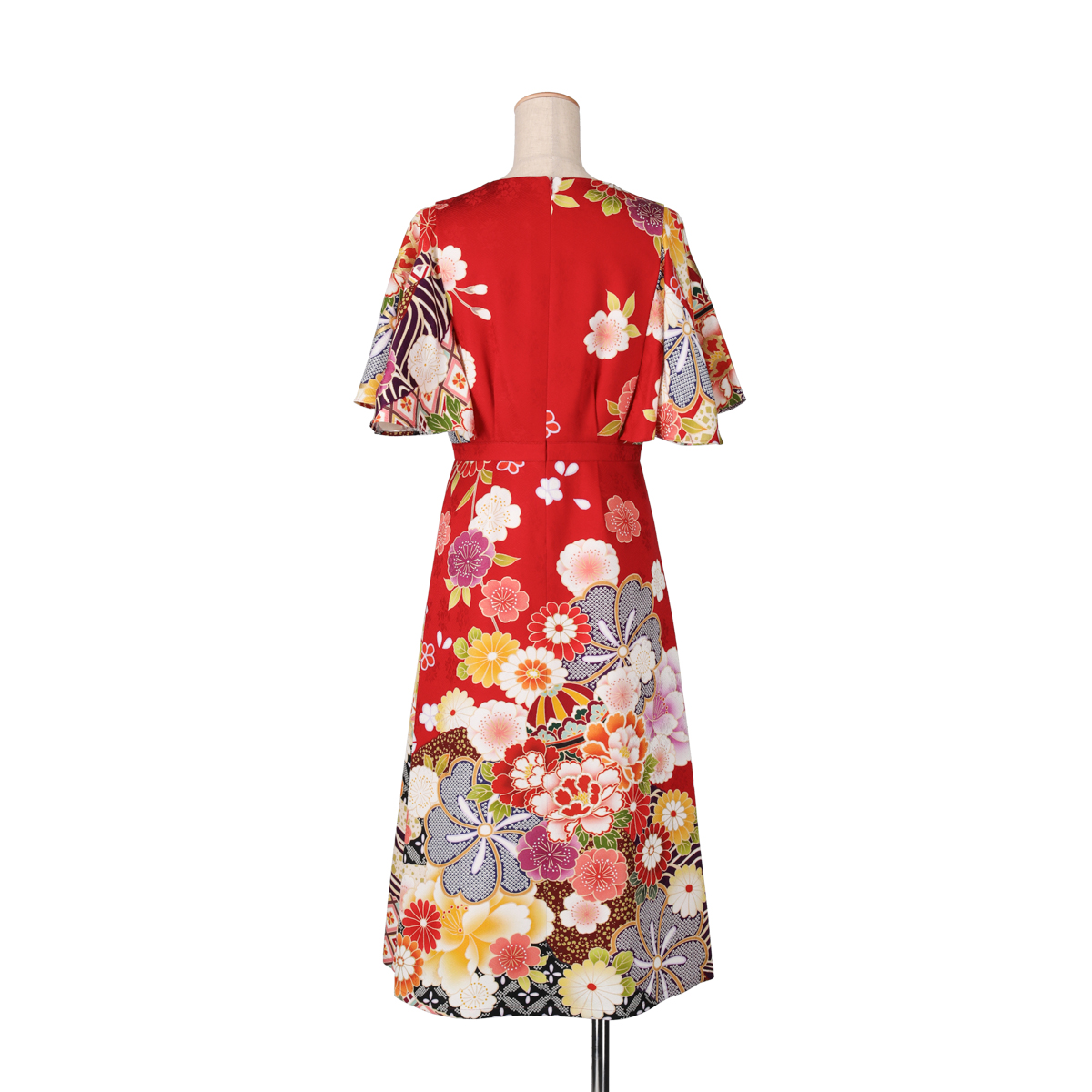 赤の振袖ケープスリーブドレス　色鮮やかな花柄