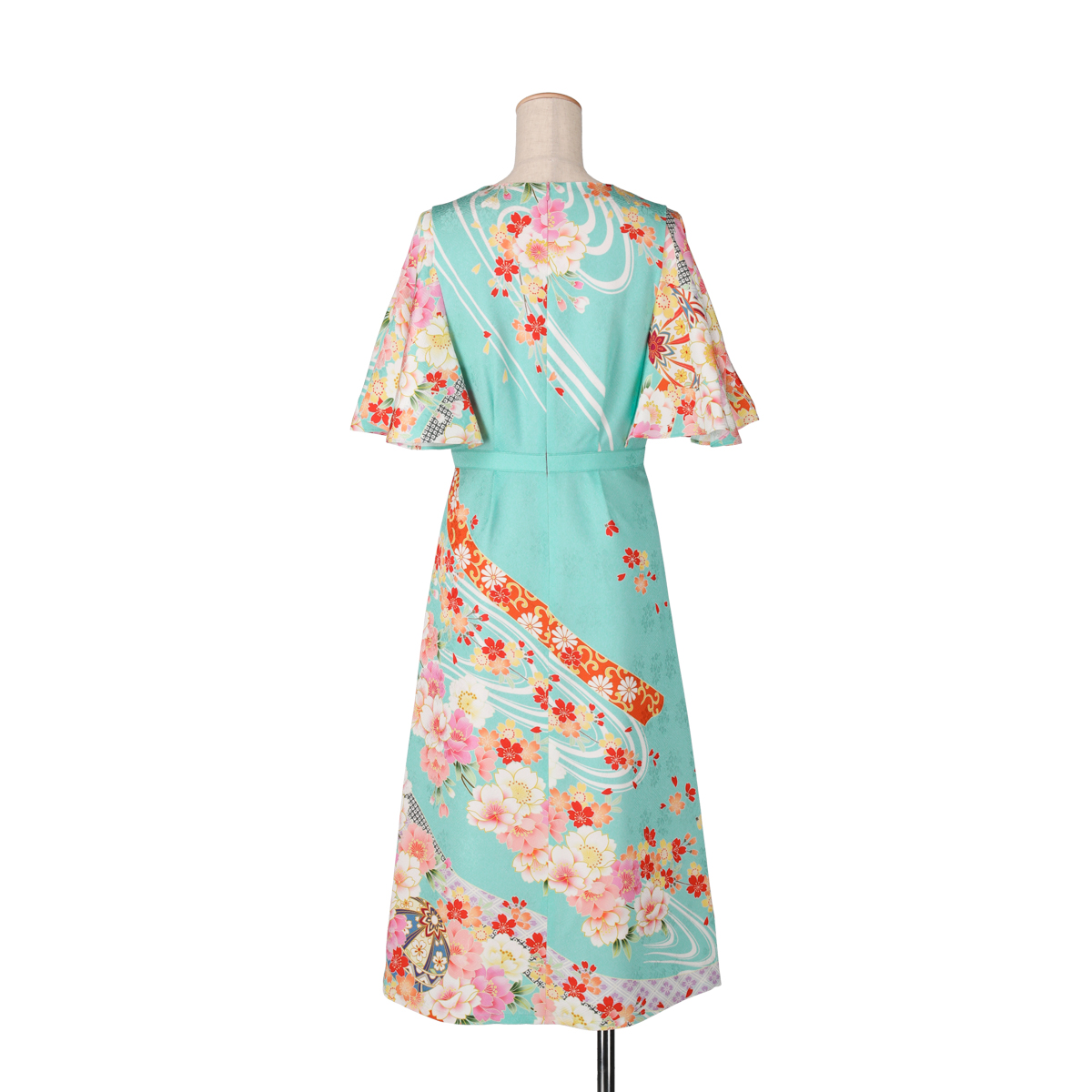桜舞う水色の振袖ケープスリーブドレス