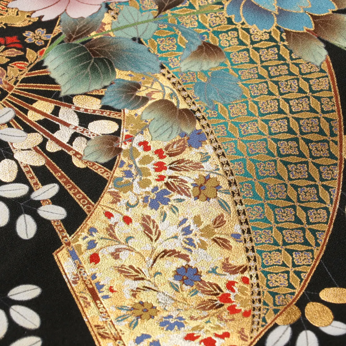 鼓と扇 刺繍 留袖リメイクドレス 黒留袖レースドレス 扇子柄 - 装結-Souyou-｜40代からの着物